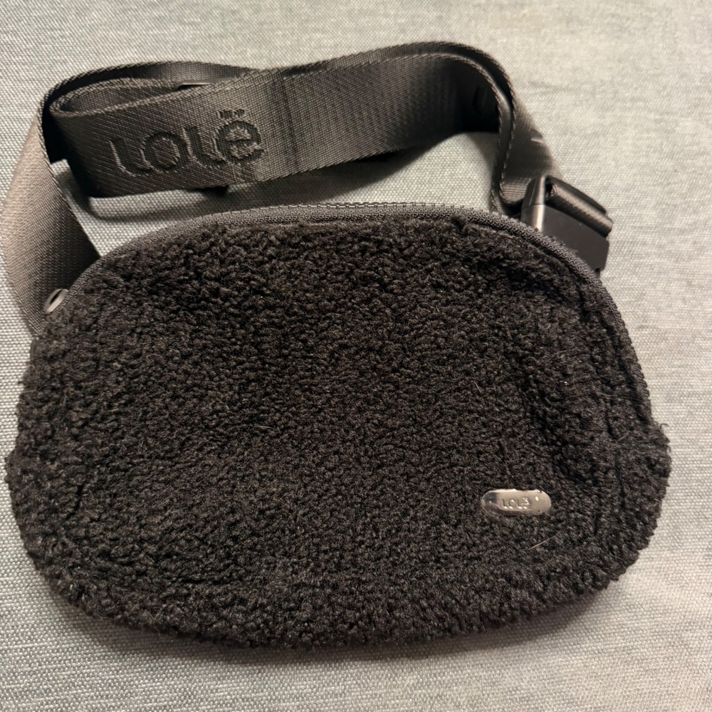 Lole Black Sherpa Belt Bag Fleece Waist Pack Fanny Pack Adjustable Logo Strap